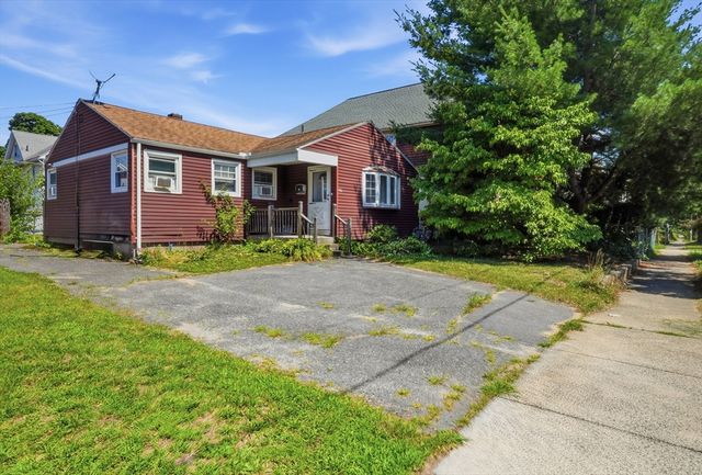 75 Knollwood St, Springfield, MA 01104