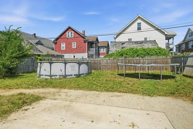 75 Knollwood St, Springfield, MA 01104
