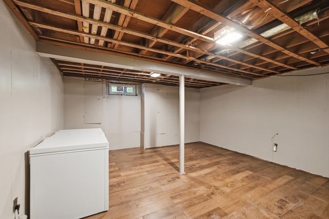 75 Knollwood St, Springfield, MA 01104