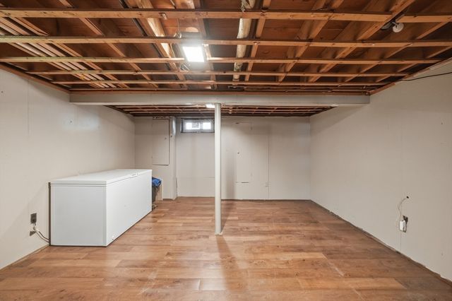 75 Knollwood St, Springfield, MA 01104