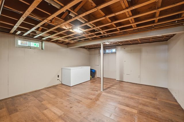 75 Knollwood St, Springfield, MA 01104