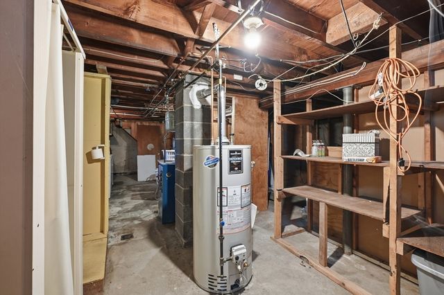 75 Knollwood St, Springfield, MA 01104