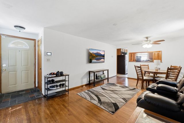 75 Knollwood St, Springfield, MA 01104