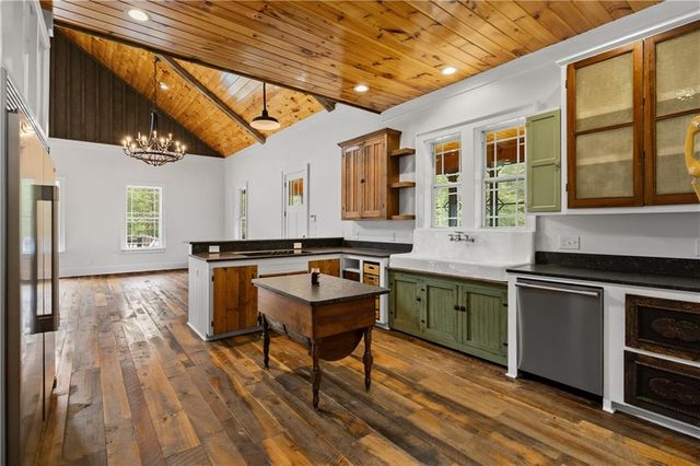 1577 Livingston Road SW, Rome, GA 30161