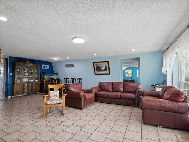 265 County Road 4374, Decatur, TX 76234