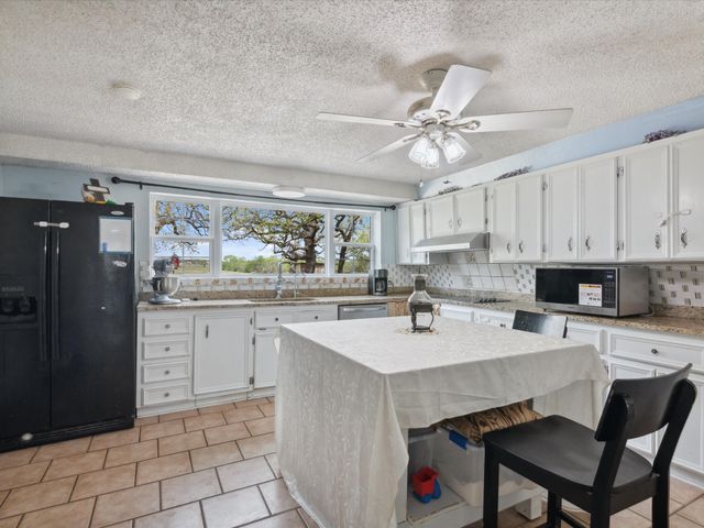 265 County Road 4374, Decatur, TX 76234