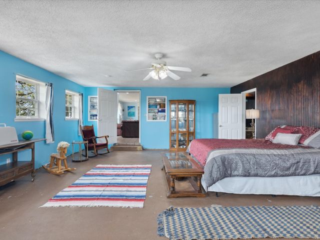 265 County Road 4374, Decatur, TX 76234