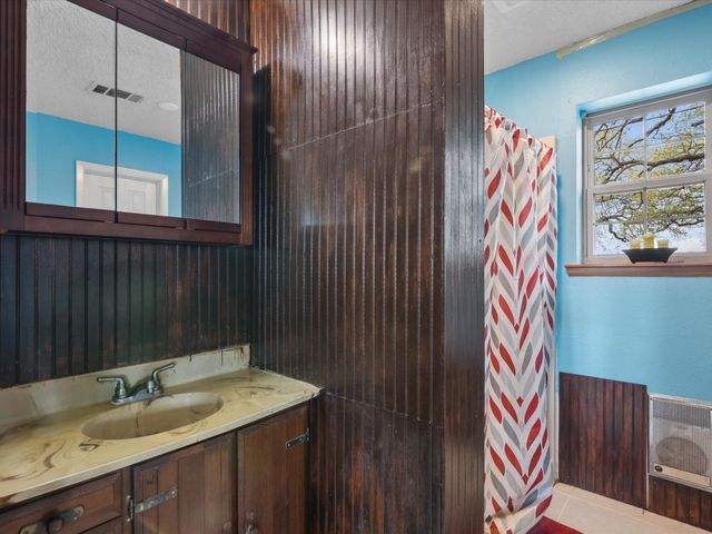 265 County Road 4374, Decatur, TX 76234