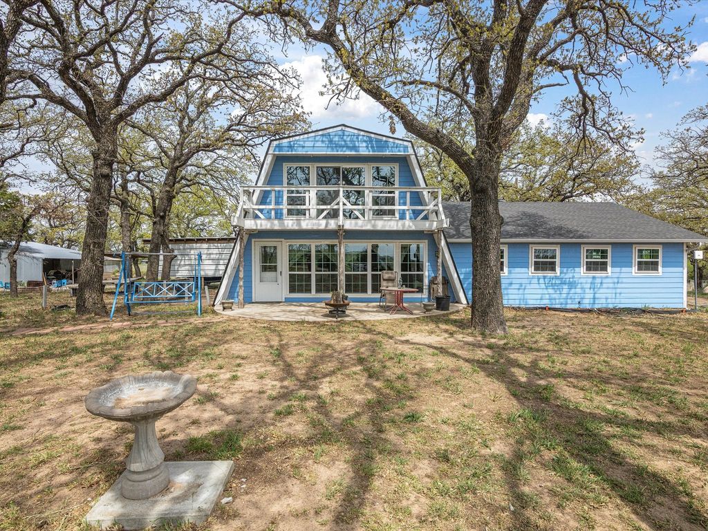 265 County Road 4374, Decatur, TX 76234