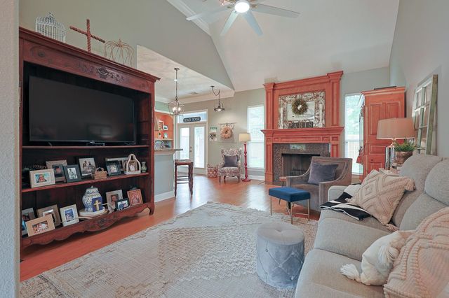 4704 Donald Street, Seabrook, TX 77586