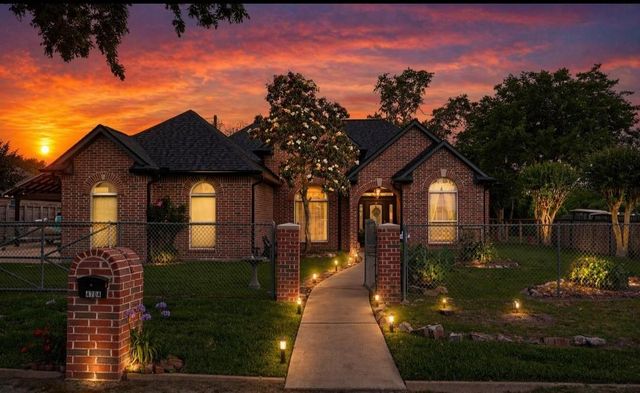 4704 Donald Street, Seabrook, TX 77586