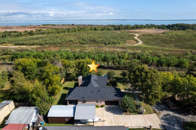 4704 Donald Street, Seabrook, TX 77586