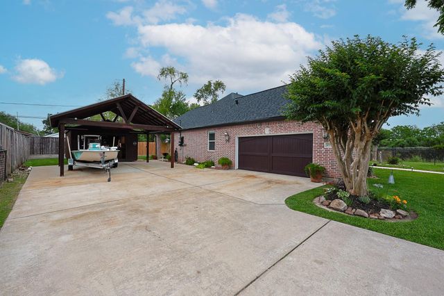 4704 Donald Street, Seabrook, TX 77586