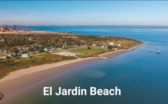 4704 Donald Street, Seabrook, TX 77586