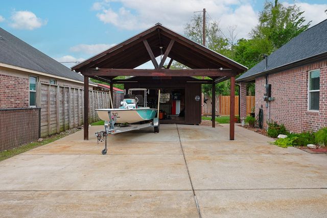 4704 Donald Street, Seabrook, TX 77586