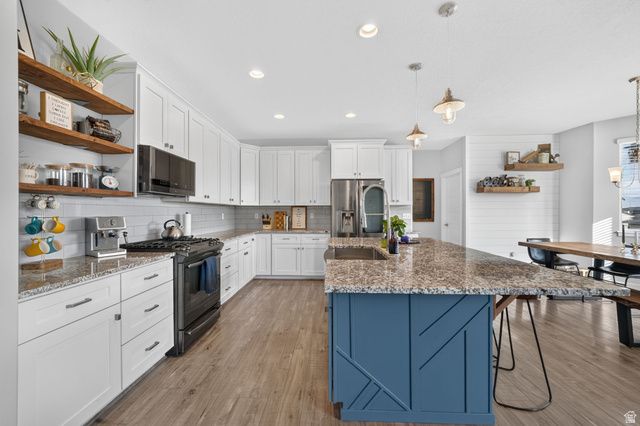 21 E HERON HILLS AVE, Saratoga Springs, UT 84045