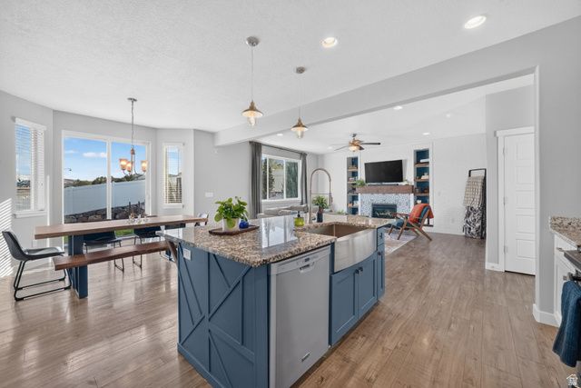 21 E HERON HILLS AVE, Saratoga Springs, UT 84045
