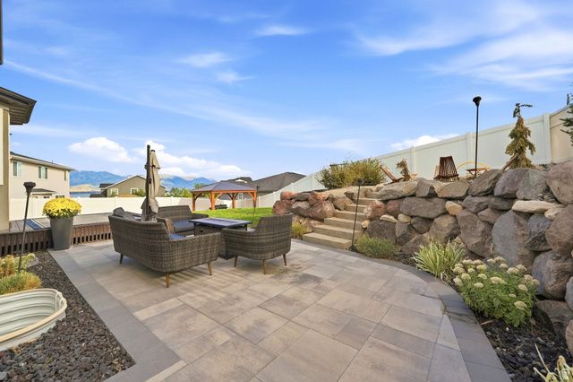 21 E HERON HILLS AVE, Saratoga Springs, UT 84045