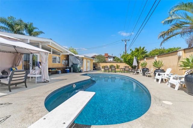 2113 W Niobe, Anaheim, CA 92804