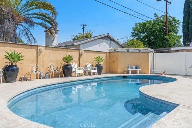2113 W Niobe, Anaheim, CA 92804