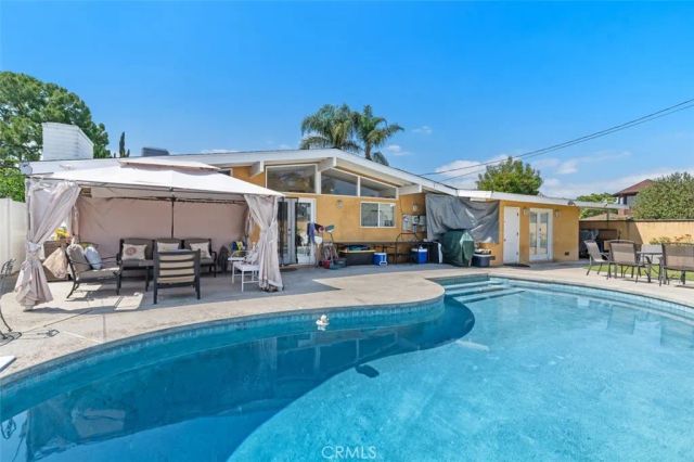 2113 W Niobe, Anaheim, CA 92804