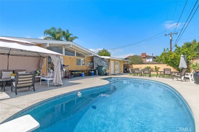2113 W Niobe, Anaheim, CA 92804