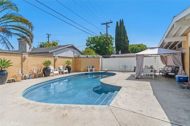2113 W Niobe, Anaheim, CA 92804