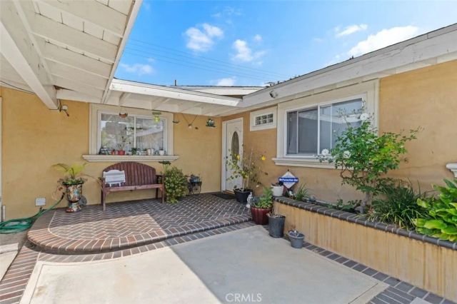 2113 W Niobe, Anaheim, CA 92804