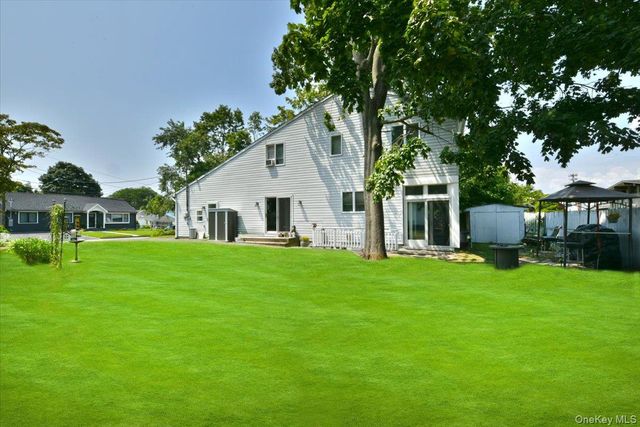 35 E 6th Street, Patchogue, NY 11772