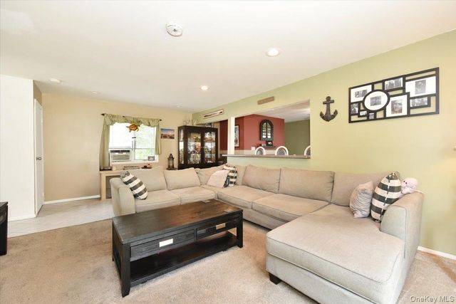 35 E 6th Street, Patchogue, NY 11772