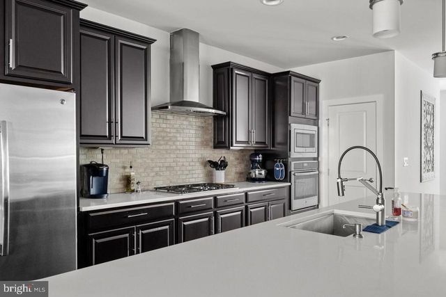 43386 WHITEHEAD TER, Ashburn, VA 20148