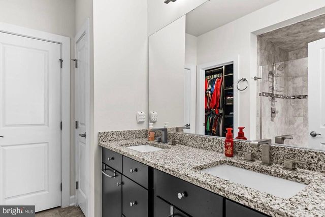 43386 WHITEHEAD TER, Ashburn, VA 20148