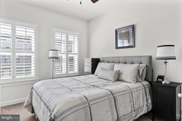 43386 WHITEHEAD TER, Ashburn, VA 20148