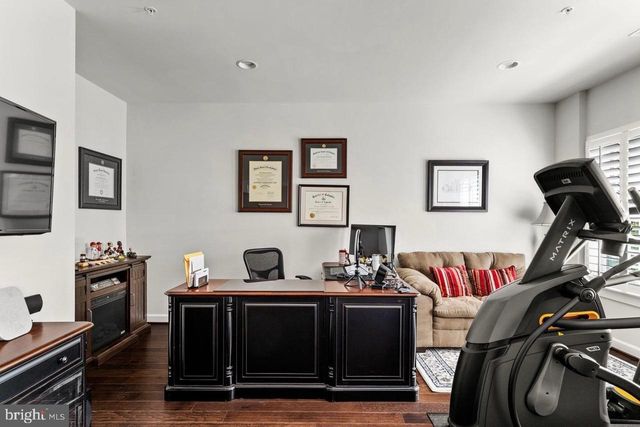 43386 WHITEHEAD TER, Ashburn, VA 20148