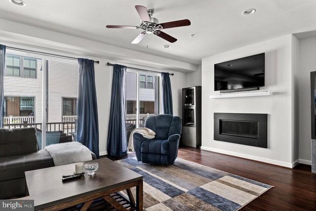 43386 WHITEHEAD TER, Ashburn, VA 20148