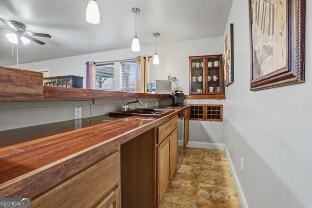 2040 Hatteras Way NW, Atlanta, GA 30318