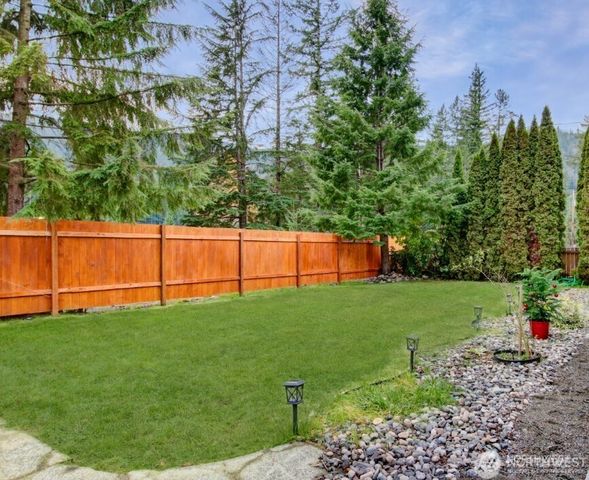 6236 Azure Way, Maple Falls, WA 98266