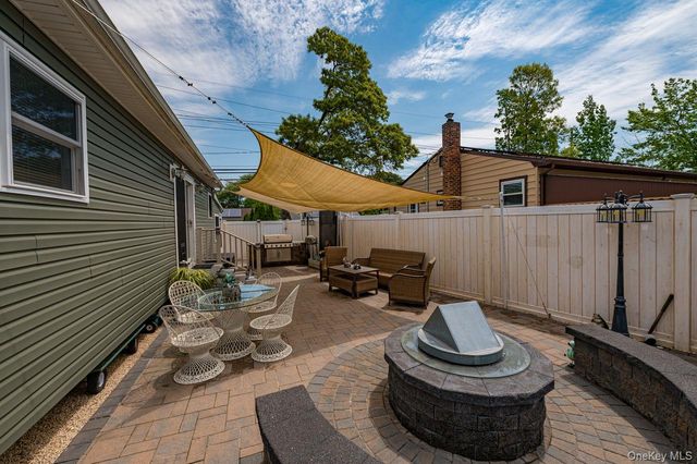 8 Oswego Drive, Bay Shore, NY 11706