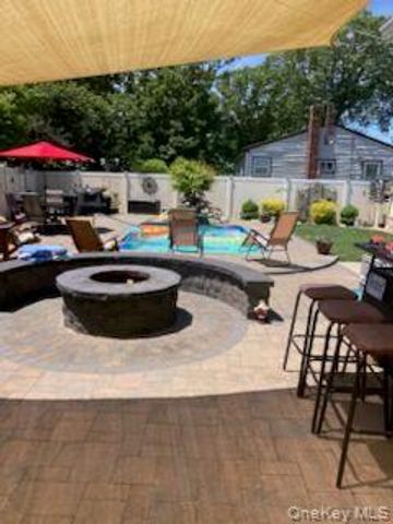 8 Oswego Drive, Bay Shore, NY 11706
