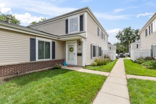 1585 Cove Drive, Prospect Heights, IL 60070