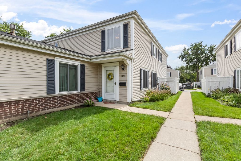 1585 Cove Drive, Prospect Heights, IL 60070 — exterior