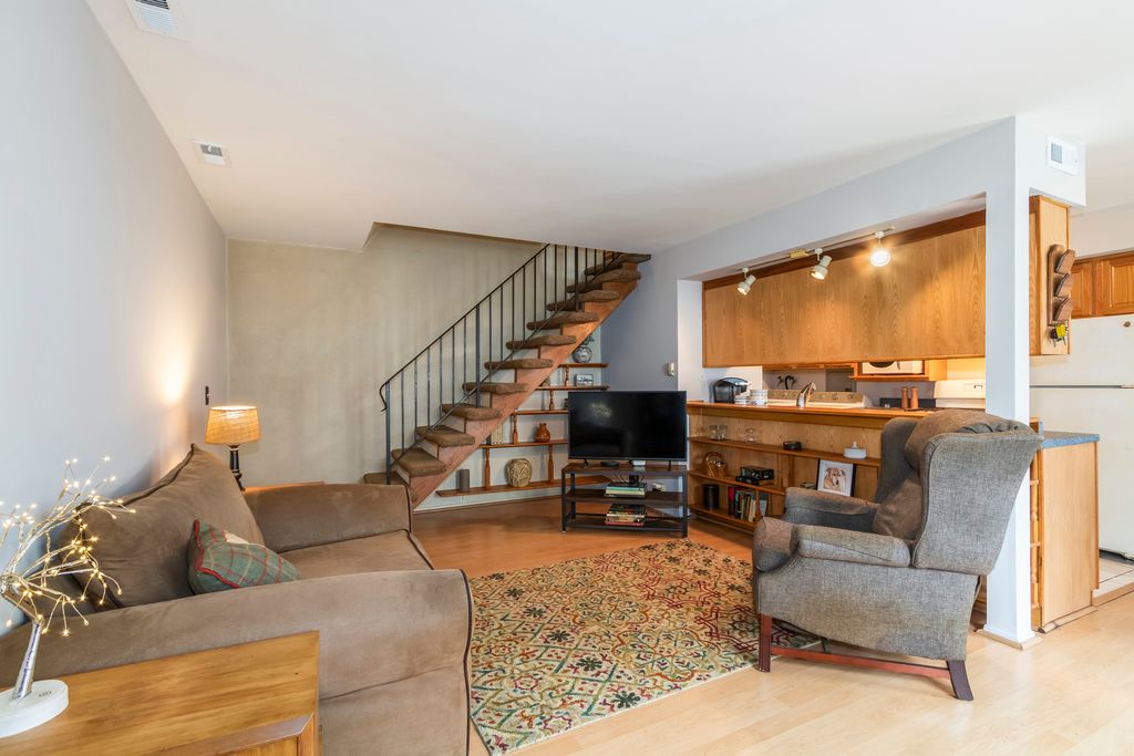 1585 Cove Drive, Prospect Heights, IL 60070 — photo 2