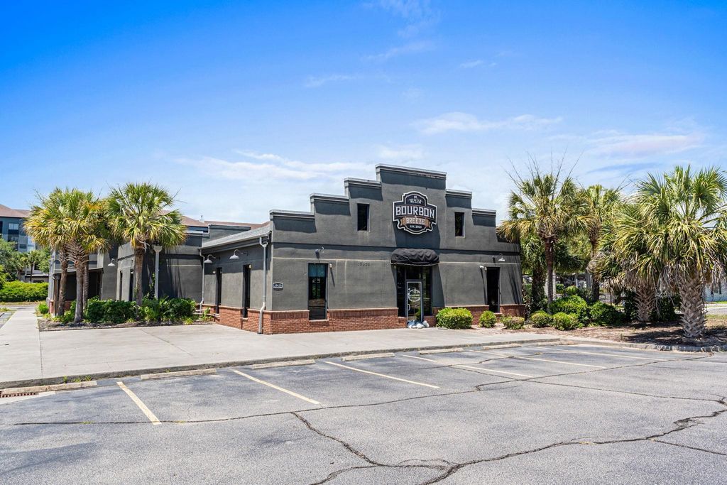 10435 N Kings Hwy., Myrtle Beach, SC 29572 — exterior