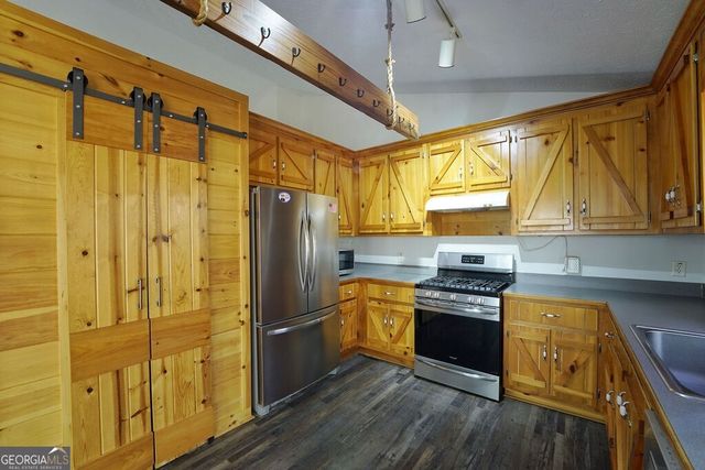 365 Avery Drive, Talking Rock, GA 30175