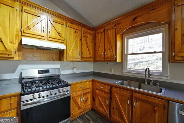 365 Avery Drive, Talking Rock, GA 30175