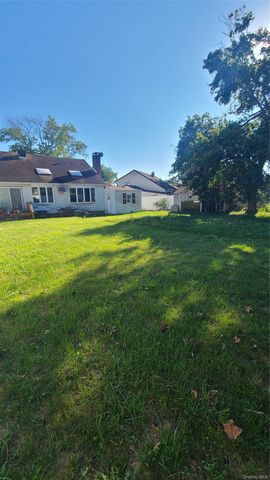 623 Nimrod Court, North Babylon, NY 11703