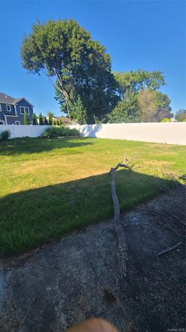 623 Nimrod Court, North Babylon, NY 11703