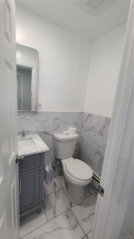 623 Nimrod Court, North Babylon, NY 11703