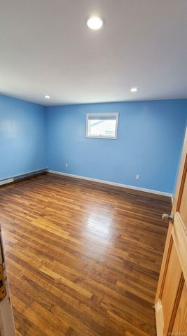 623 Nimrod Court, North Babylon, NY 11703