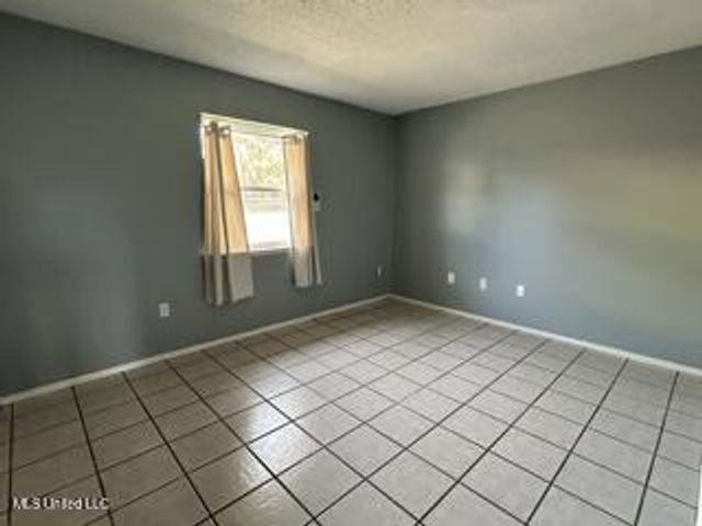 82 Easy Street, Gulfport, MS 39503